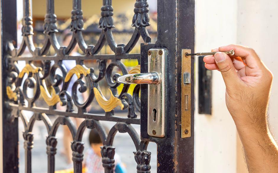 travaux de serrurier ouverture de porte Paris 16